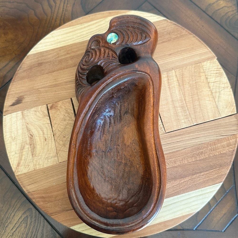 New Zealand Hand Carved Aotearoa Kauri Wood Bowl 8.25 Inch Wall Hanging Abalone